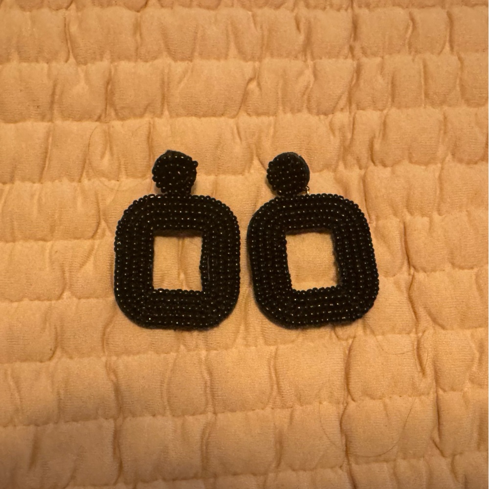 Black Beaded Square Pierced Earrings